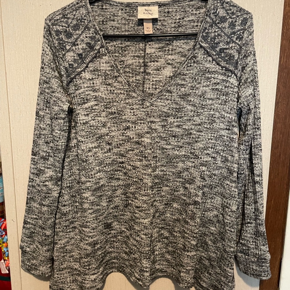 Knox Rose Black, White and Gray Long Sleeve Sweater Top